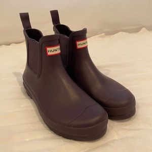 Purple Hunter Chelsea Boots. Womens size 9